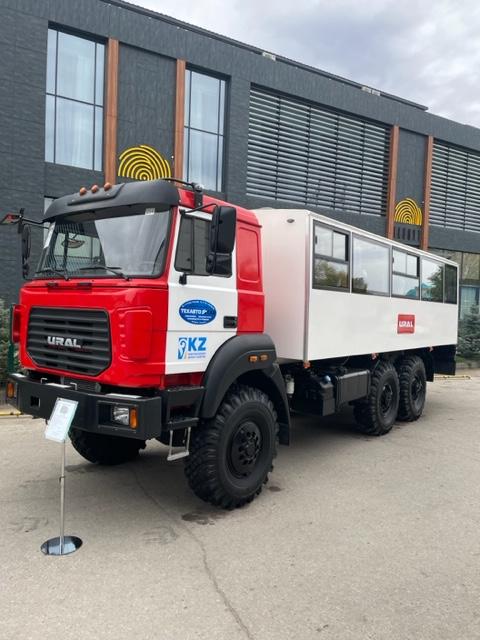 Участие «MinTech-АктобеНефтеХим-2022» - представлен вахтовый автобус Урал 3255-81!