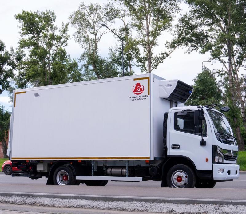 Рефрижератор на шасси DONGFENG C80N с ХОУ CARRIER C680 и ГБ NEU XB10130L
