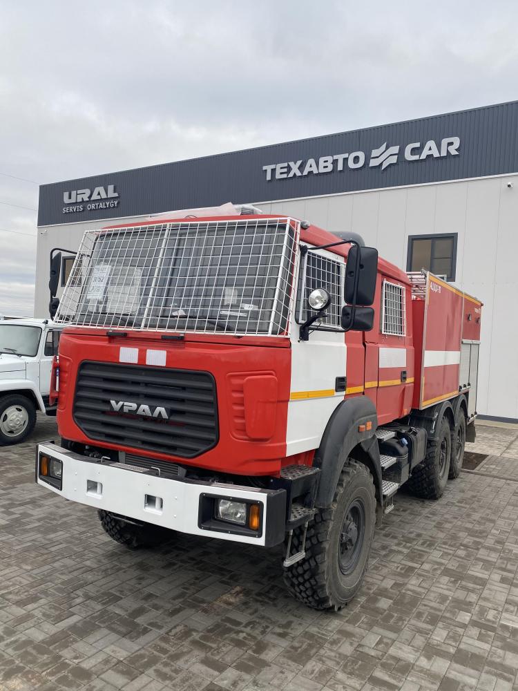 Пожарная техника для ДЧС – автолестница пожарная АЛ-32 КамАЗ 43253 и пожарная машина АЦ-8/40 Урал 4320-82