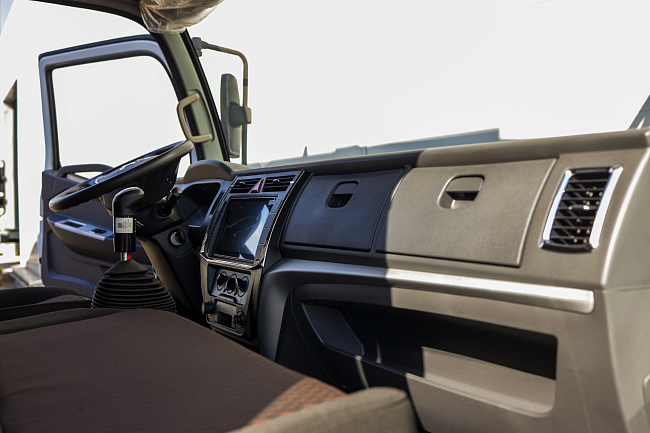 Автомобиль грузовой бортовой с тентом (ШТОРНИК) на базе DONGFENG С120L