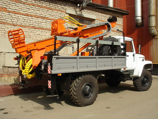 Буровая геологическая машина БГМ-11-01