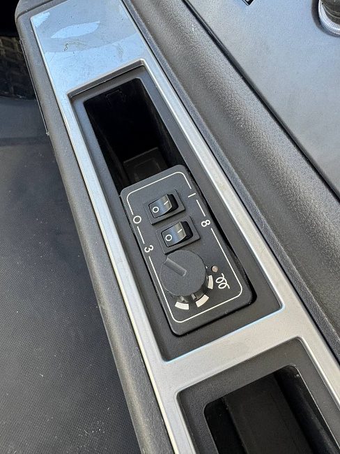 АВТОМОБИЛЬ БОРТОВОЙ SHACMAN 6x6 с КРАНОМ МАНИПУЛЯТОРОМ (КМУ) 8 тонн XCMG SQS200