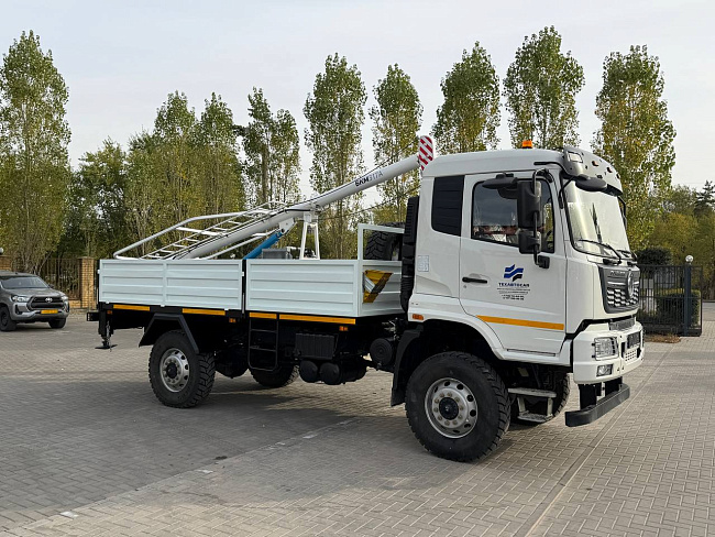 Бурильно-крановая машина DF-3000 на шасси DONFENG 4x4 