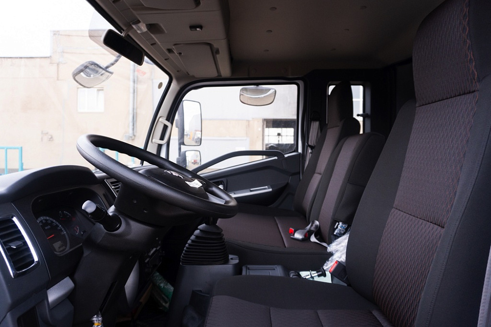 Бортовой автомобиль С120L оснащенный крано-манипуляторной установкой КМУ FG 514