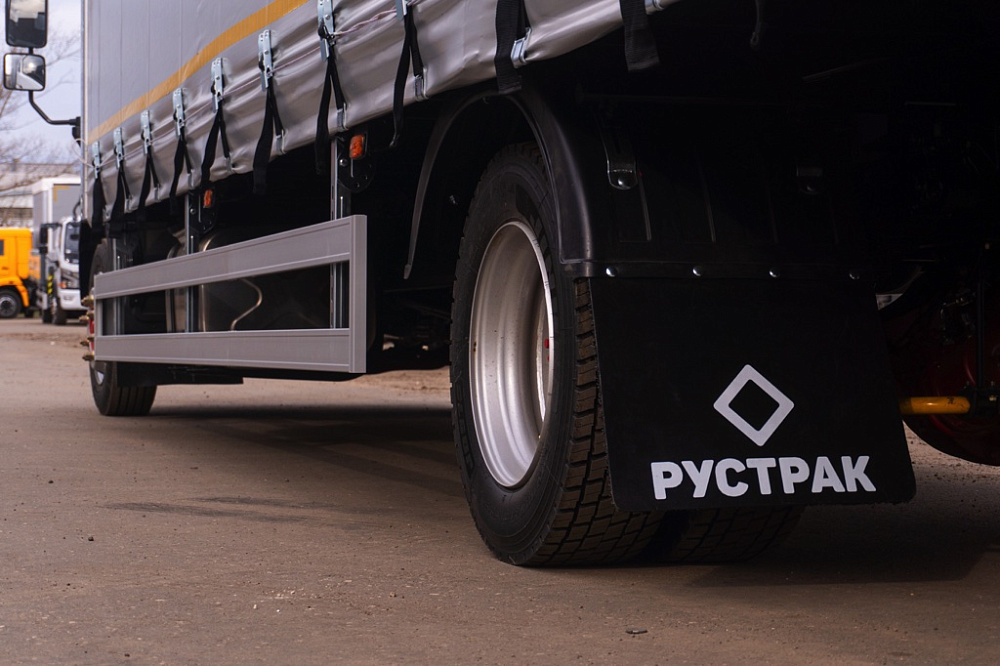 Бортовой автомобиль С120L с каркасом и шторным механизмом открытия тента с трех сторон