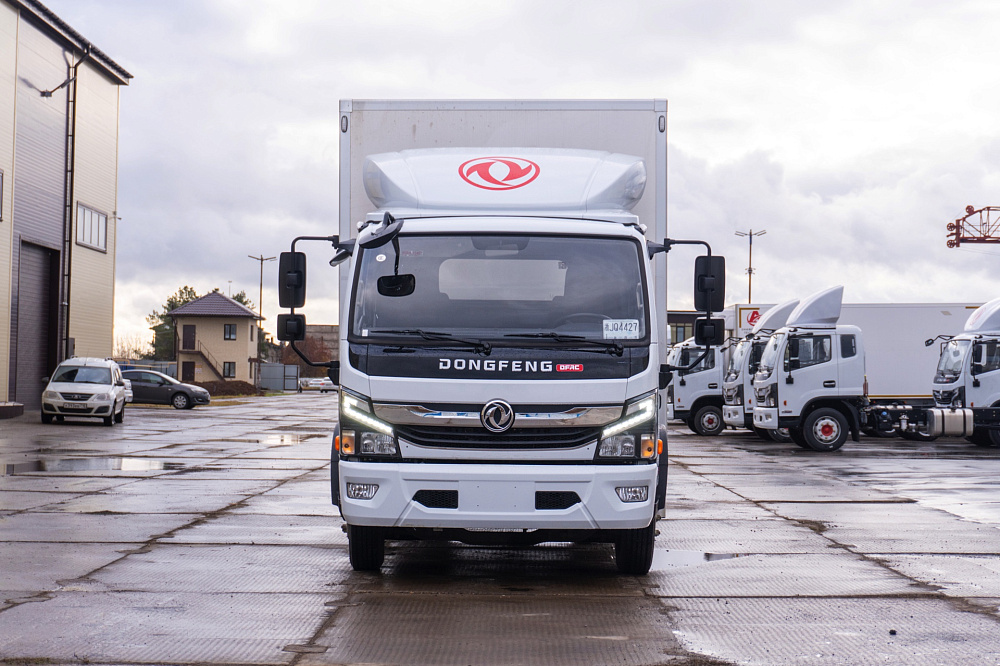 Фургон — рефрижератор на шасси DONGFENG C120М с ХОУ CARRIER C700 и ГБ NEU-XB15130AL