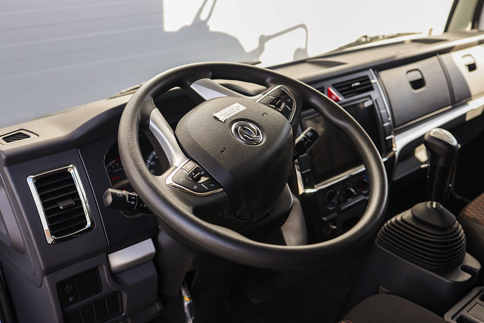 Автомобиль грузовой бортовой с тентом (ШТОРНИК) на базе DONGFENG С120L