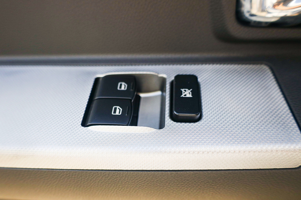 Автомобиль грузовой бортовой с тентом (ШТОРНИК) на базе DONGFENG С120L