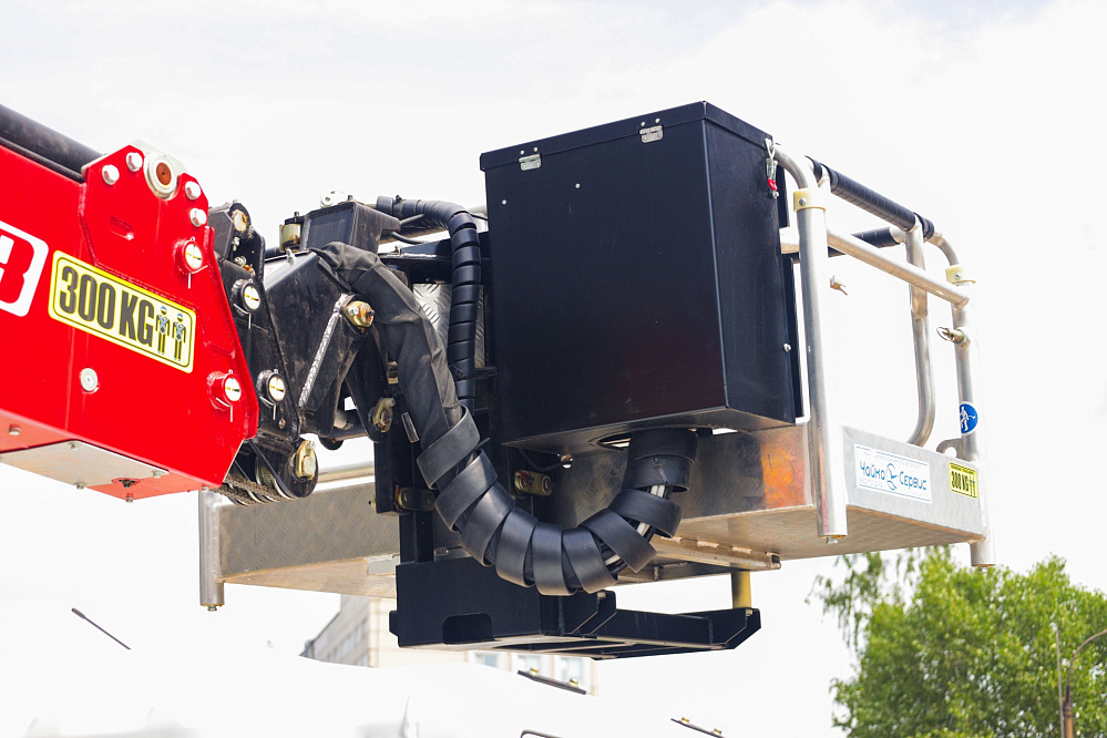 АГП-18 TR-318 New (высота подъема 18м) на базе DONGFENG Z55N