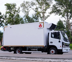Рефрижератор на шасси DONGFENG C80N с ХОУ CARRIER C680 и ГБ NEU XB10130L