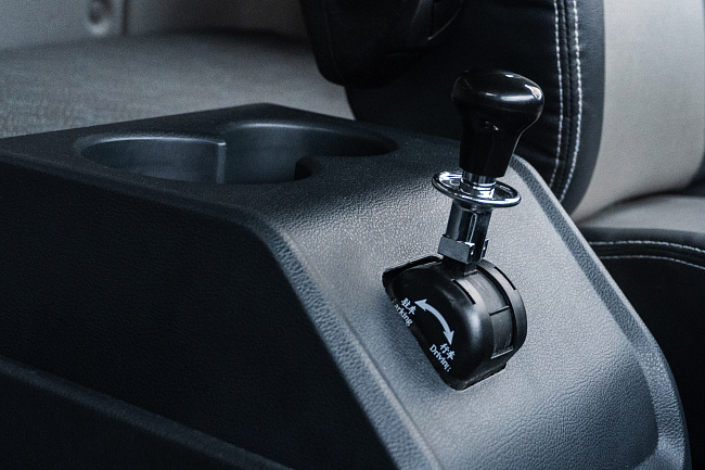 Бортовой автомобиль С120L с каркасом и шторным механизмом открытия тента с трех сторон