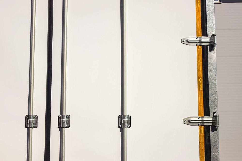 Автомобиль грузовой бортовой с тентом (ШТОРНИК) на базе DONGFENG С120L