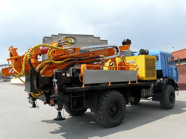 Буровая геологическая машина БГМ-13