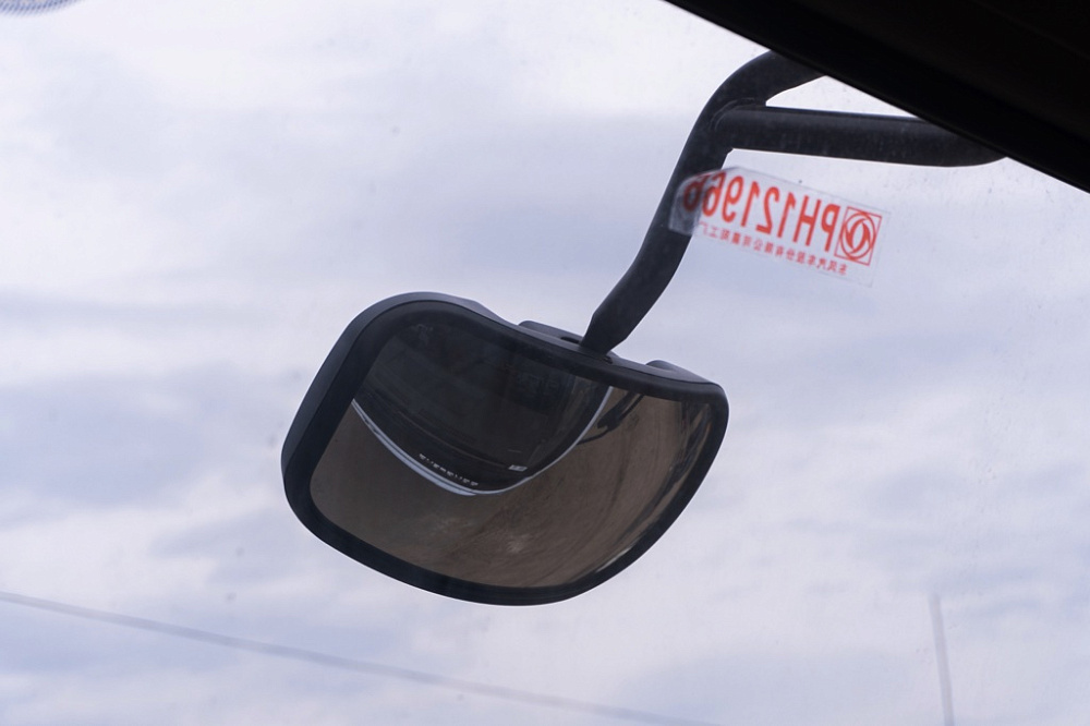 Бортовой автомобиль С120L с каркасом и шторным механизмом открытия тента с трех сторон