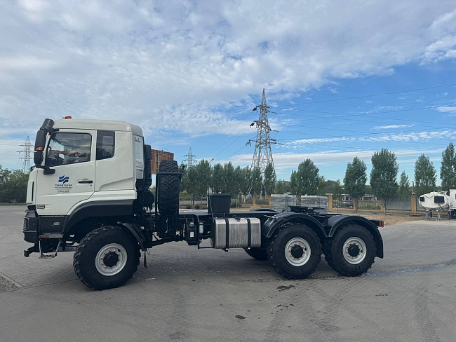 СЕДЕЛЬНЫЙ ТЯГАЧ DONGFENG 3250 6x6