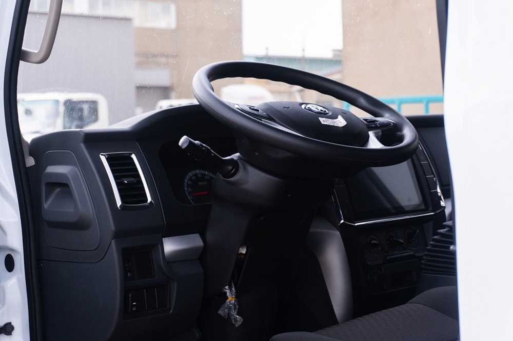 Бортовой автомобиль С120L оснащенный крано-манипуляторной установкой КМУ FG 514