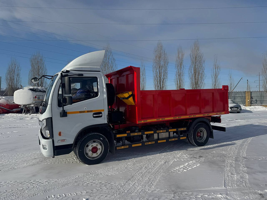 Самосвал DONGFENG 5 тонн, задняя разгрузка