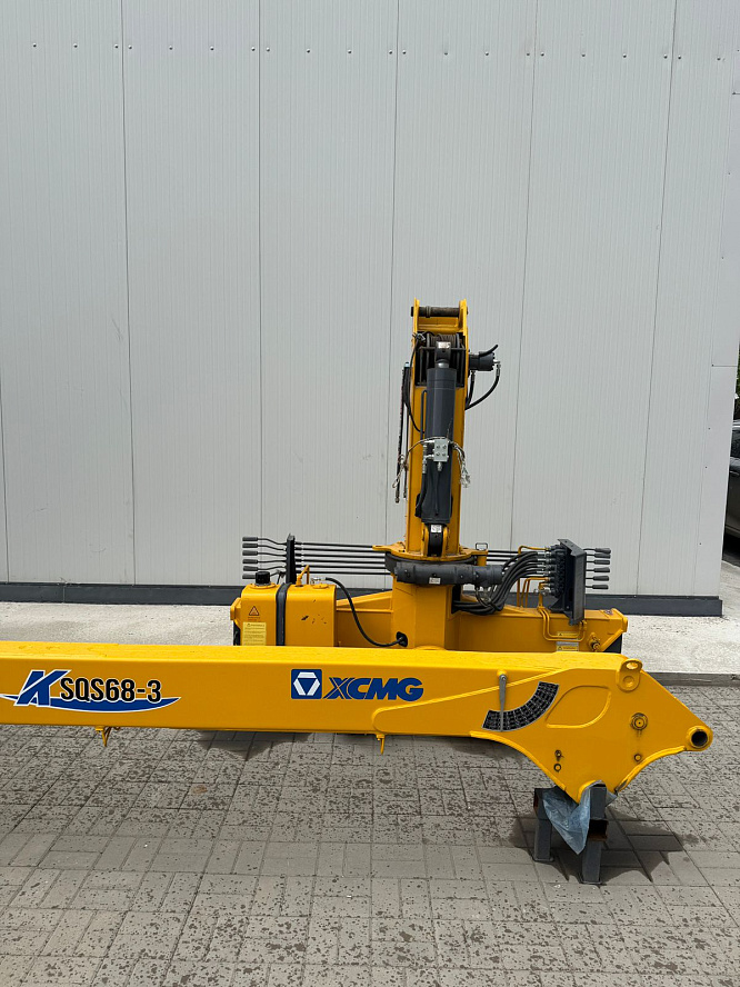 Бортовой автомобиль Dongfeng C120L с КМУ XCMG SQS68-3