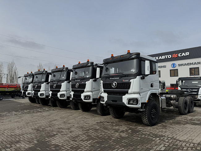 Удлиненное шасси SHACMAN 6х6 SX1258DR385 база 4 575мм КАБИНА X5000 430 л.с.