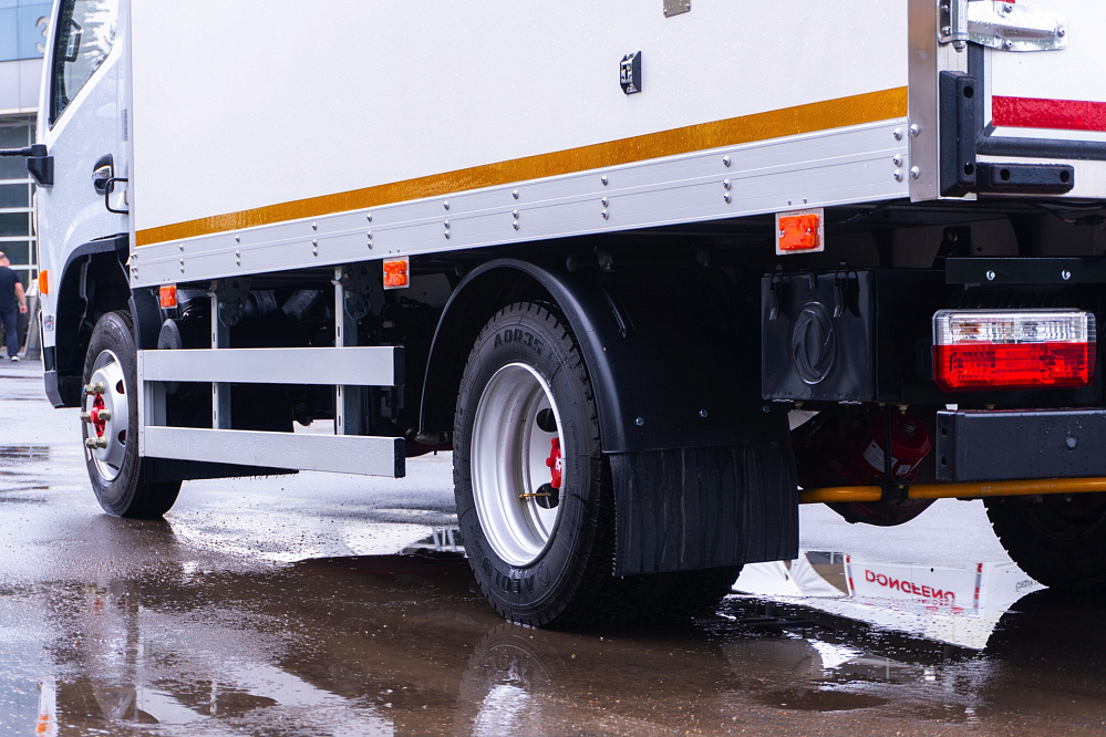 Промтоварный фургон на базе DONGFENG Z55N | 4400x2200x2100