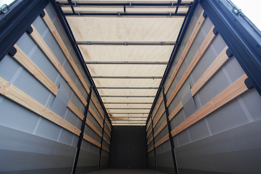 Автомобиль грузовой бортовой с тентом (ШТОРНИК) на базе DONGFENG С120L