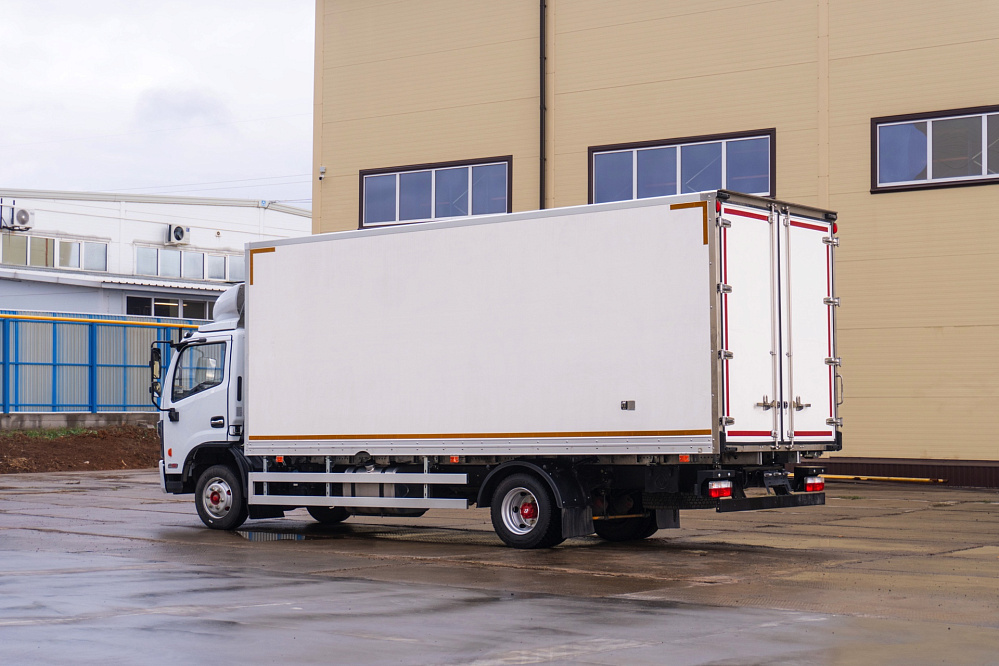 Промтоварный фургон на базе DONGFENG C120L | 6800×2300 (2550)x2400