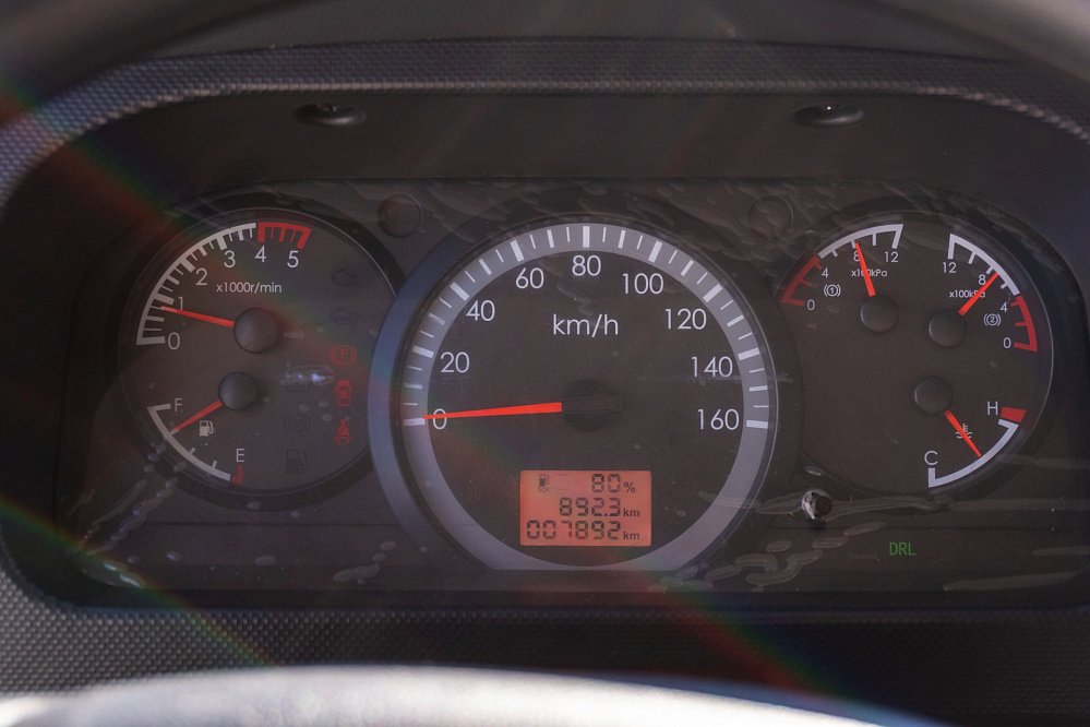 Фургон — рефрижератор на шасси DONGFENG C120N с ХОУ CARRIER C700 и ГБ NEU-XB15130AL