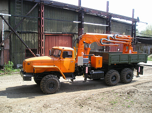 Универсальная бурильная машина УБМ-85 (Урал 4320)