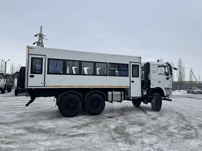ВАХТОВЫЙ АВТОБУС SHACMAN 385 F3000 6x6 28 мест