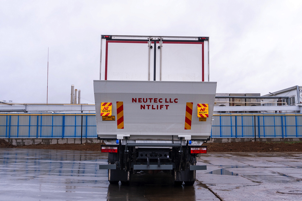 Фургон — рефрижератор на базе DONGFENG C180NA с ХОУ CARRIER SH750 и ГБ NTLIFT 1.5