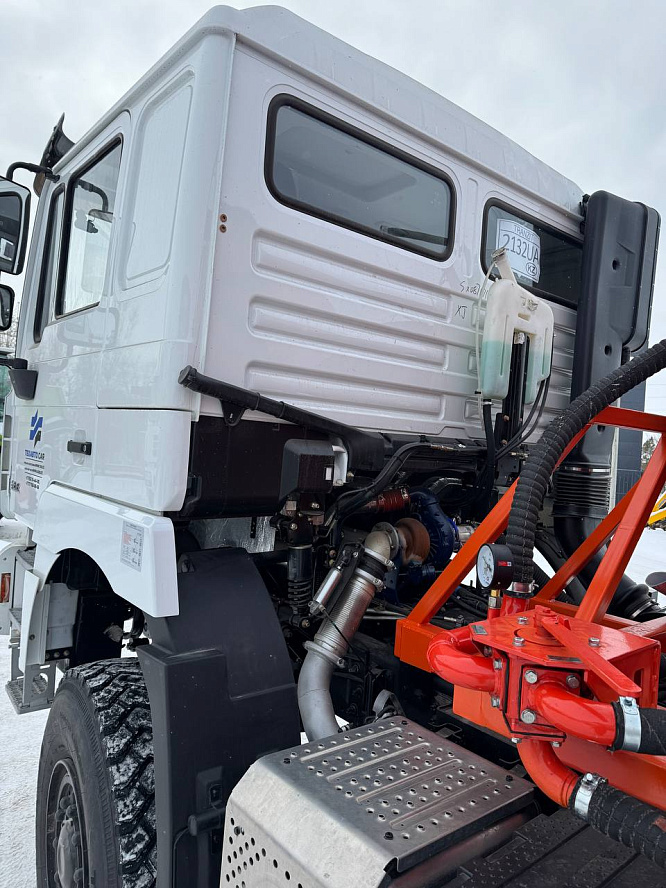 АВТОЦИСТЕРНА МВ-10 на  Шасси SHACMAN 6х6 SX1258DR 6х6385