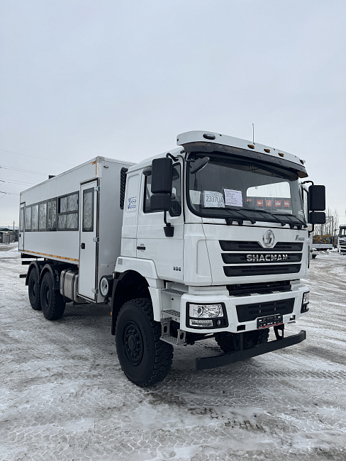 ВАХТОВЫЙ АВТОБУС SHACMAN 385 F3000 6x6 28 мест