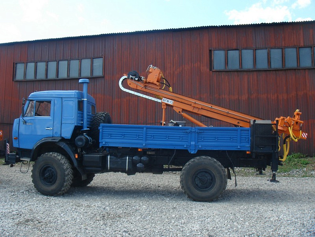Буровая геологическая машина БГМ-13