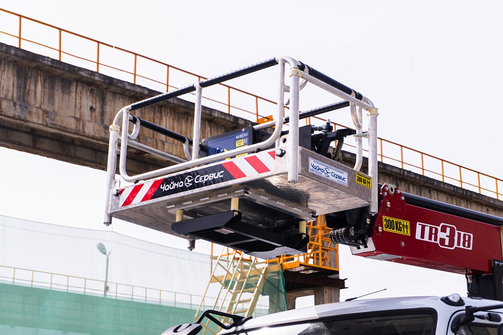 Автовышка (АГП) на базе DONGFENG Z80S TR-318 (высота подъема 18м)