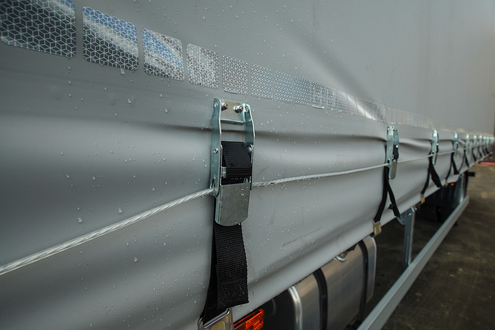 Автомобиль грузовой бортовой с тентом (ШТОРНИК) на базе DONGFENG С120L