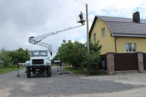 Подъемник мобильный стреловой ПМС-2010-05 (автовышка)